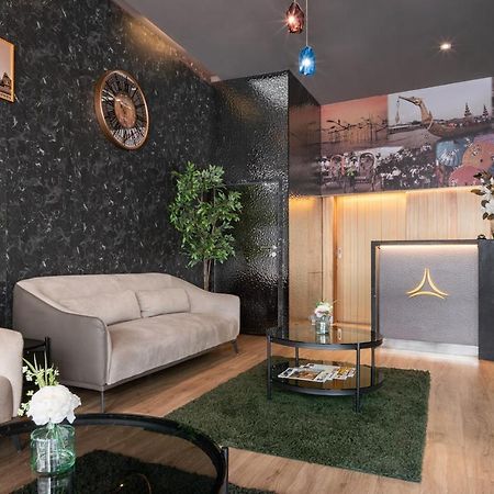 Aspira Gems Center Silom 호텔 방콕 외부 사진